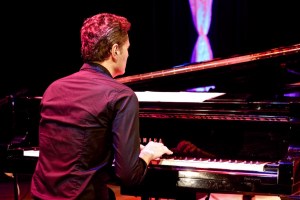 AK UNI 11-3-2014 058